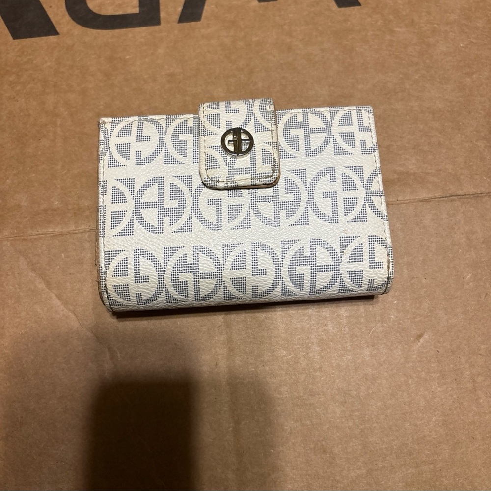 Giani Bernini Tan and Cream Logo Wallet